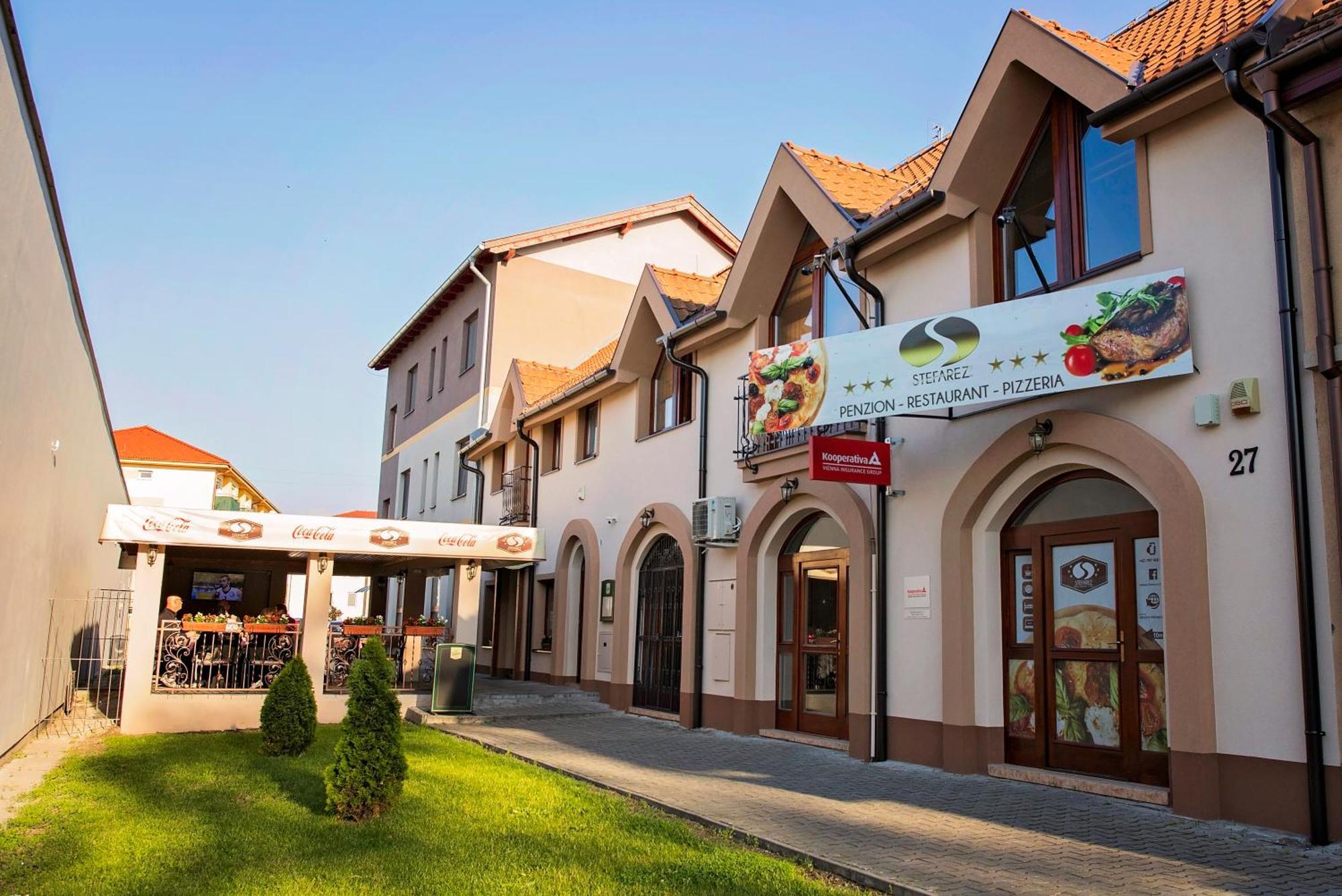 Penzion Stefarez New Veľký Meder エクステリア 写真